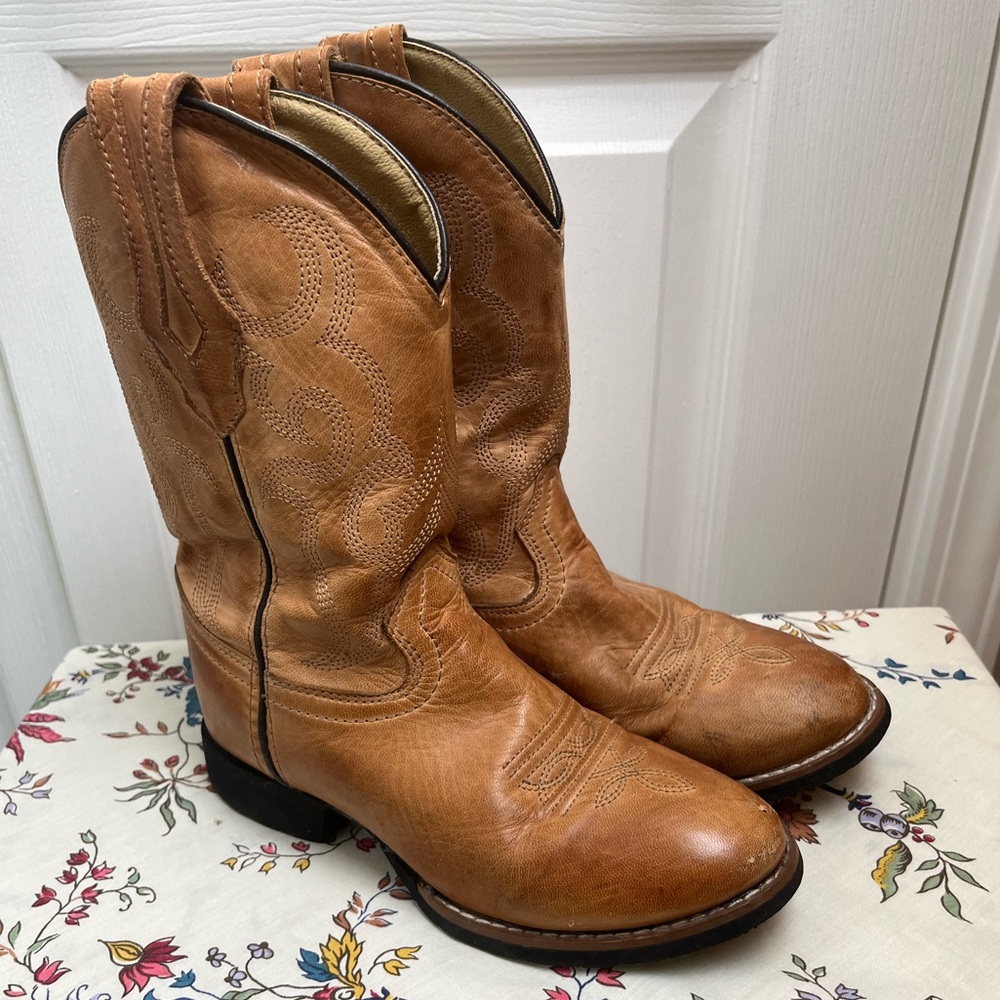 Childrens smokey mountain boots sz2